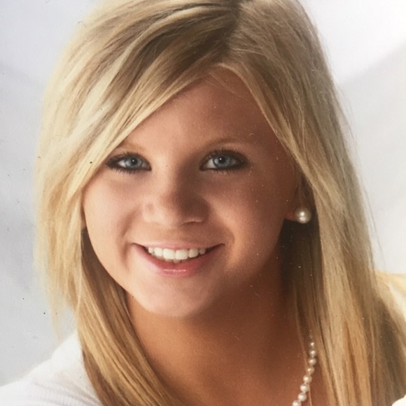 Meet your Posher, Lauren - Picture 1 of 1